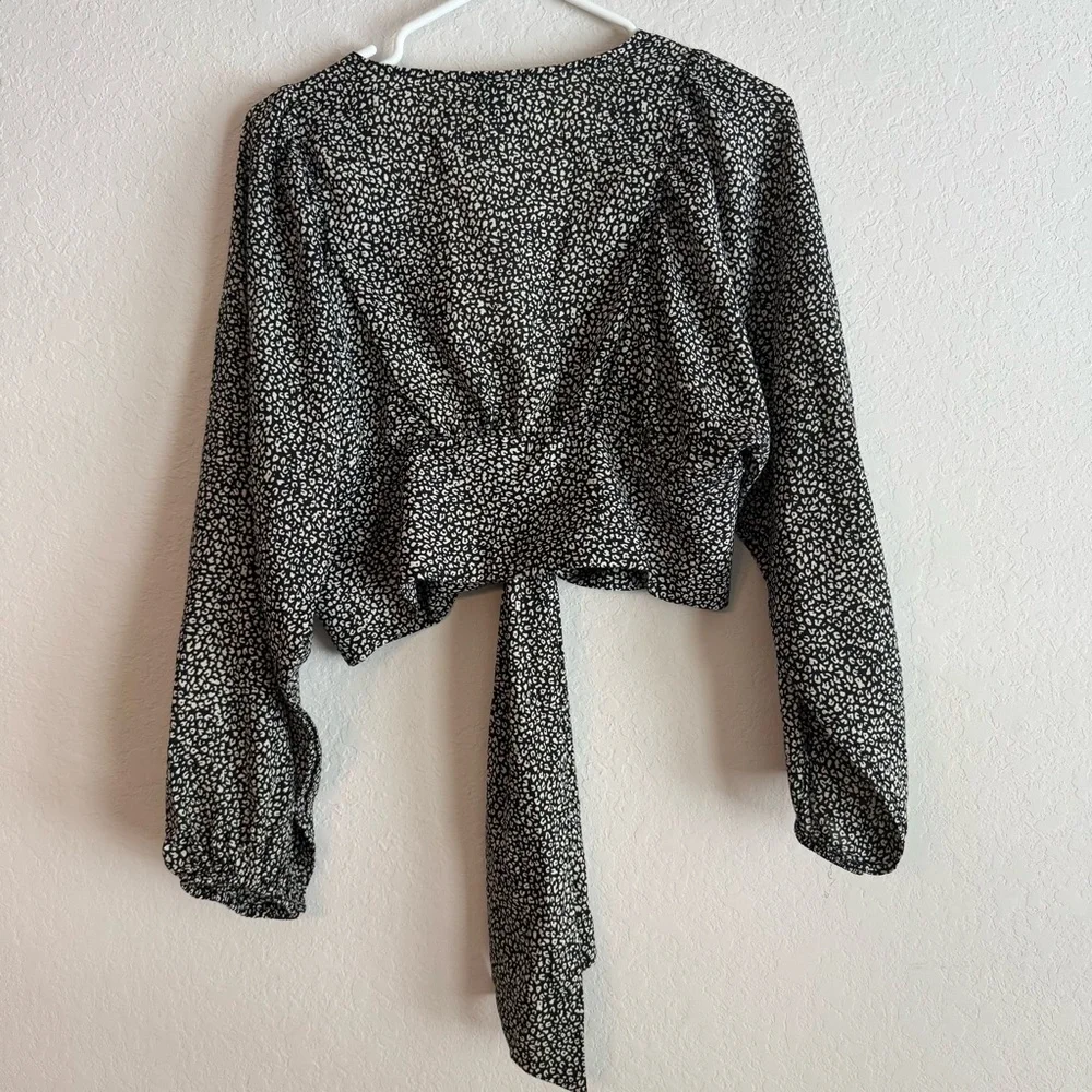 Princess Polly New Mood Tie Front Crop Blouse - Picture 5 of 7